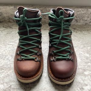 Danner Women’s mountain Pass Hiking Boots Sz 6